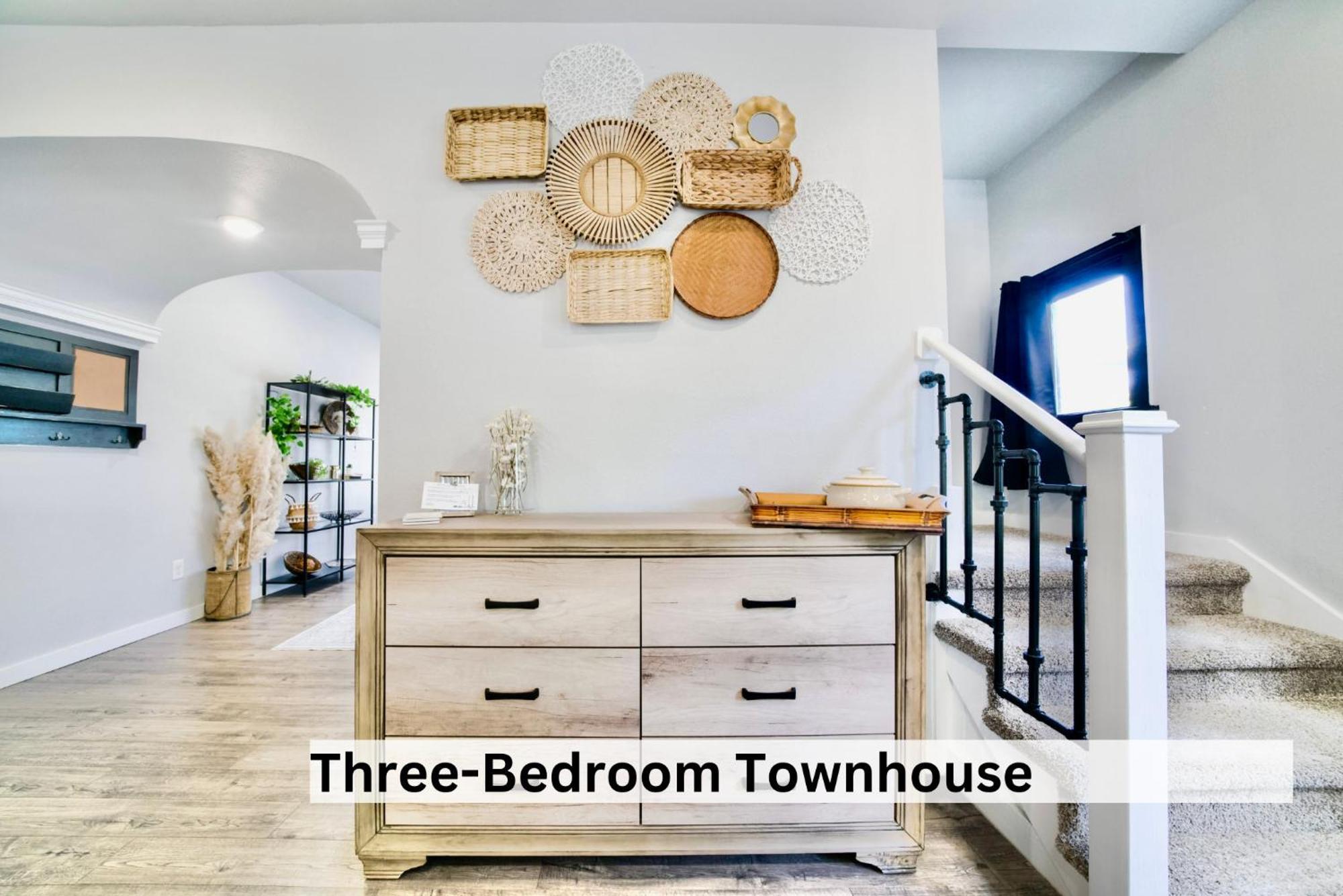 Boutique In Historic Downtown Apartment *